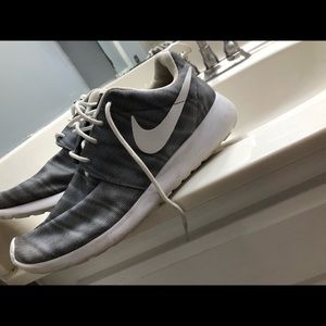 Nike Rosie tennis shoes